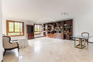 Flat in La Missió. Piso señorial en venta en la rambla