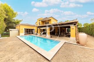 Maison  Carrer bèlgica. Villa en venta en santa ponsa