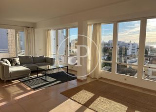 Rent Flat  Carrer de santa rita. Ático en alquiler en el terreno