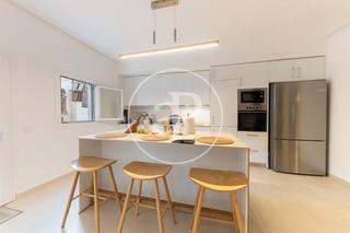 Location Appartement  Carrer del ciri. Casa en alquiler en la vileta