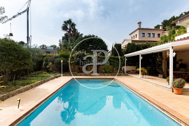 Foto 157291ad-d0e7-4fc0-b2b9-321d8420aef3. Casa amb calefacció aparcament piscina a Son Ferrer Calvià