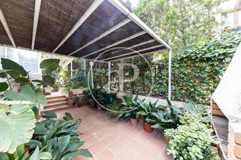Foto 1f6638a5-0b3d-4a28-a22d-f2922ee986ff. Casa amb calefacció aparcament piscina a Son Ferrer Calvià