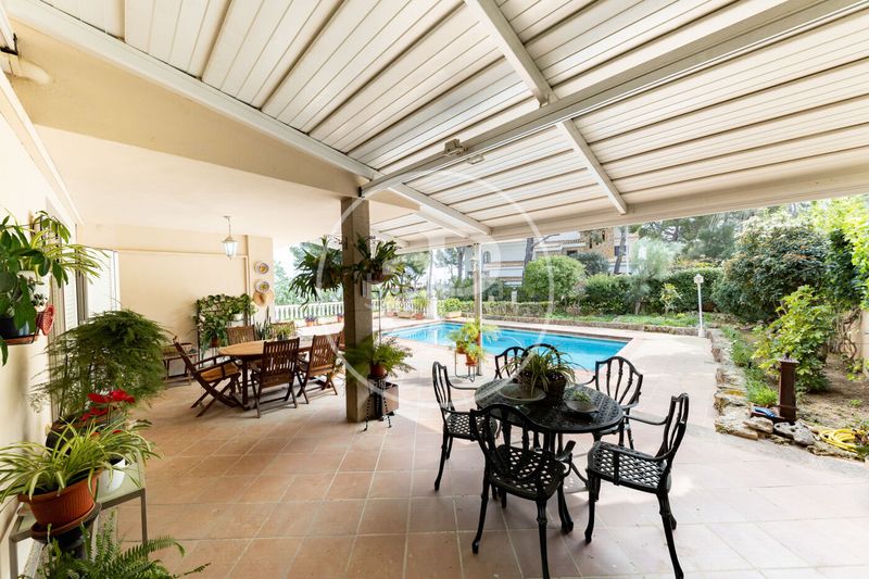 Foto a8b9935a-1927-4dc6-8243-9e4e4bd8a732. Casa amb calefacció aparcament piscina a Son Ferrer Calvià