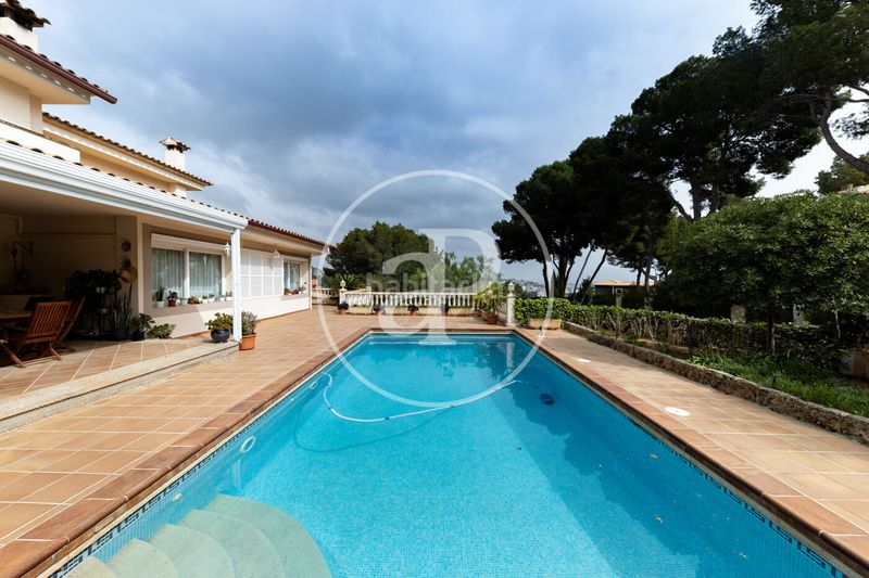 Foto f7f184a7-71a5-4eaf-a586-ce78c7cdff7c. Casa amb calefacció aparcament piscina a Son Ferrer Calvià