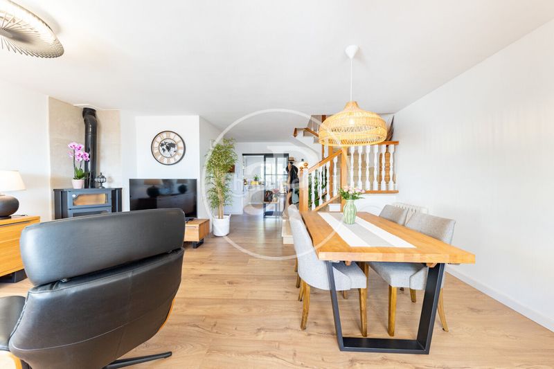 Foto 0f3c6aad-b1eb-4a86-82ca-d711e7dc29f8. Dúplex amb calefacció aparcament piscina a Cas Català-Illetes Calvià