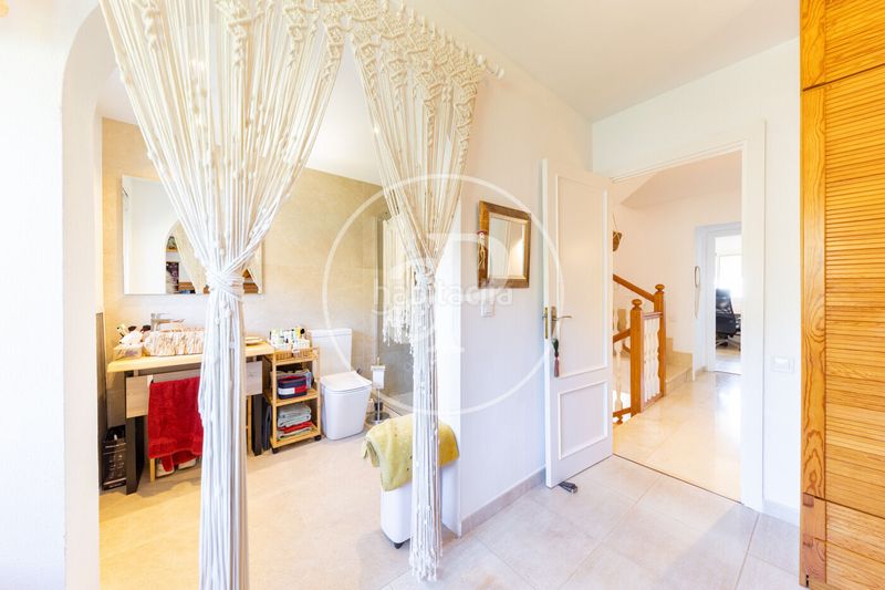 Foto 6d74872c-68cf-4081-9001-27e75cde0516. Dúplex amb calefacció aparcament piscina a Cas Català-Illetes Calvià