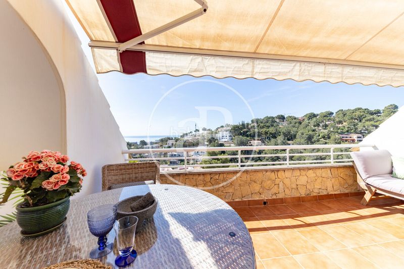 Foto 7361de19-14b7-4519-955b-d7810c34da10. Dúplex amb calefacció aparcament piscina a Cas Català-Illetes Calvià