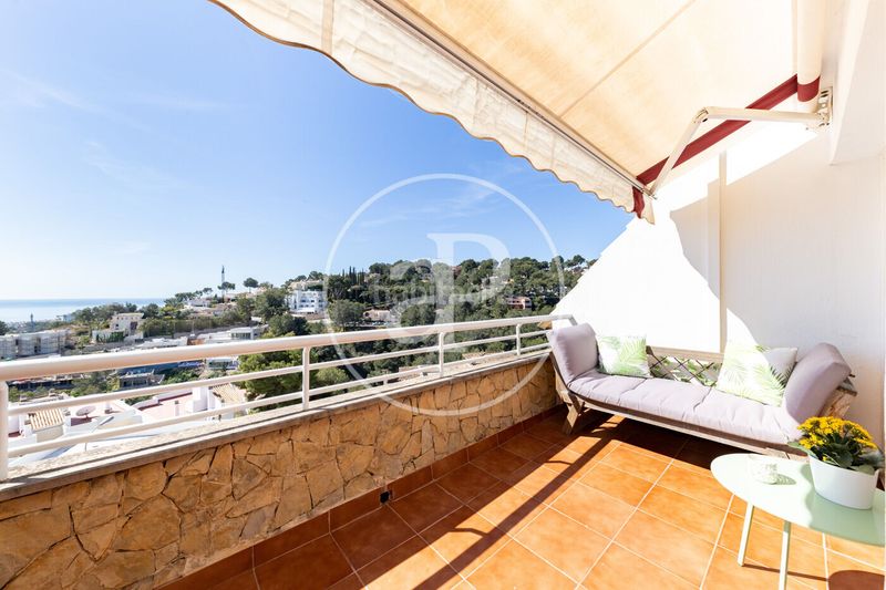 Foto efb02eeb-6cb6-481b-8e11-c19bfd2e607d. Dúplex amb calefacció aparcament piscina a Cas Català-Illetes Calvià