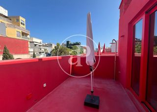 Miete Etagenwohnung  Carrer de bellver. Casa adosada en alquiler en el terreno