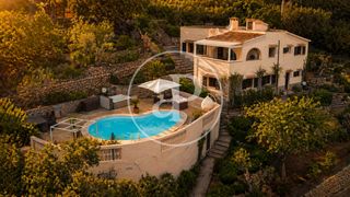 Casa in Esporles. Finca a la venta en es verger, esporles