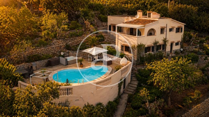 Foto 07243d7f-f242-4283-80cc-e04878dd5a63. Casa amb calefacció aparcament piscina a Esporles