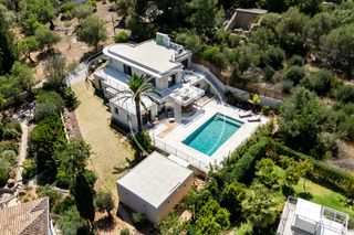 Appartamento in Calvià Poble. Villa de lujo con vistas a la tramuntana y piscina en es capdell