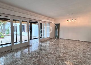 Rent House  Av. mallorca. Casa en alquiler en sol de mallorca