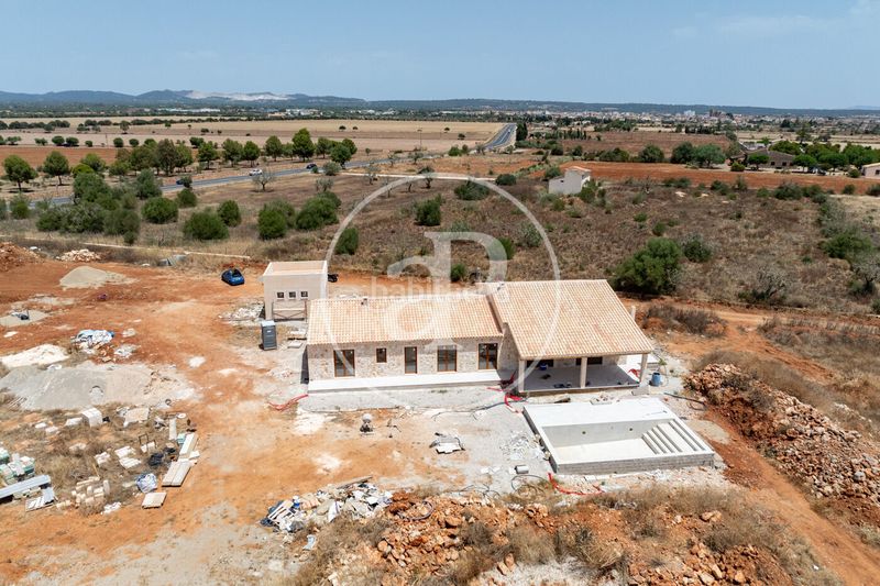 Foto 11eef699-b7ae-4420-abc5-89937e570b96. Casa amb calefacció aparcament piscina a Campos poble Campos
