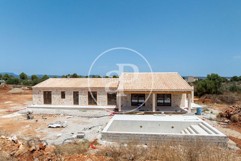 Foto 51a1b577-11e7-4427-940c-8b7a6e9dad10. Casa amb calefacció aparcament piscina a Campos poble Campos