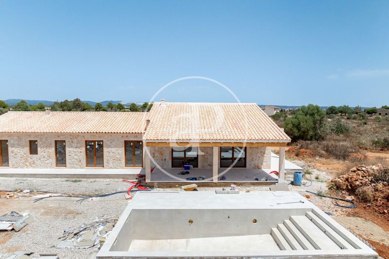 Foto 672e3b8b-fb12-4c73-b366-3568f626a5dc. Casa amb calefacció aparcament piscina a Campos poble Campos