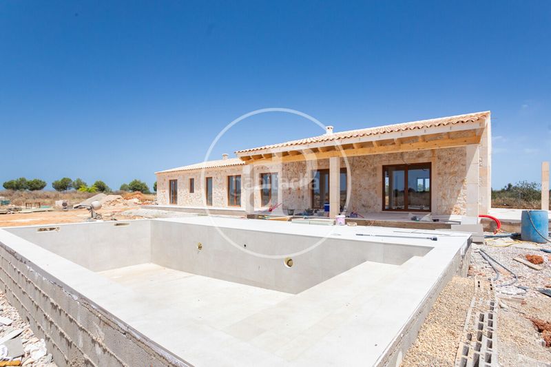 Foto c0a388e2-0eda-4dd3-b096-77eabdc460b4. Casa amb calefacció aparcament piscina a Campos poble Campos
