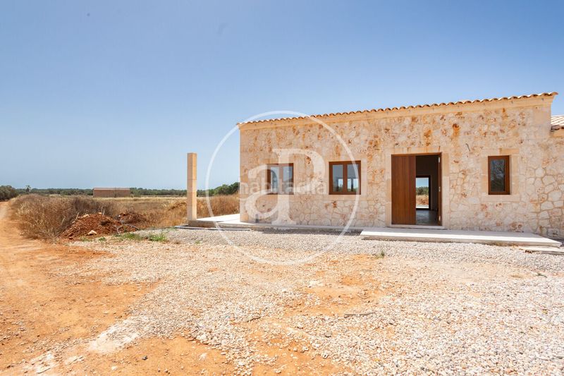 Foto dffcfffe-c57d-479c-af53-2c28381b62c8. Casa amb calefacció aparcament piscina a Campos poble Campos