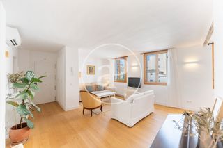 Miete Etagenwohnung in El Sindicat. Piso en alquiler de larga estancia en el centro histórico