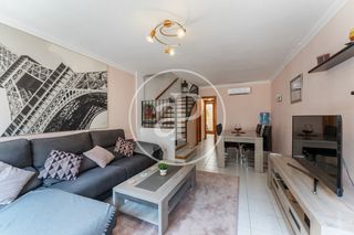 Doppelhaus in Calvià Poble. Adosado en venta en calvià