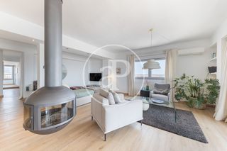 Casa  Carrer de francesc fiol i juan. Ático reformado con terrazas y vistas al mar en venta en sescorx