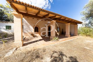 Casa in Sencelles. Casa unifamiliar con piscina en venta en sencelles
