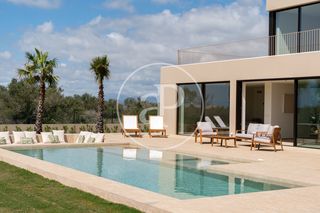 CASA INDEPENDIENTE CON MÁXIMO LUJO DE DETALLES EN SON GUAL