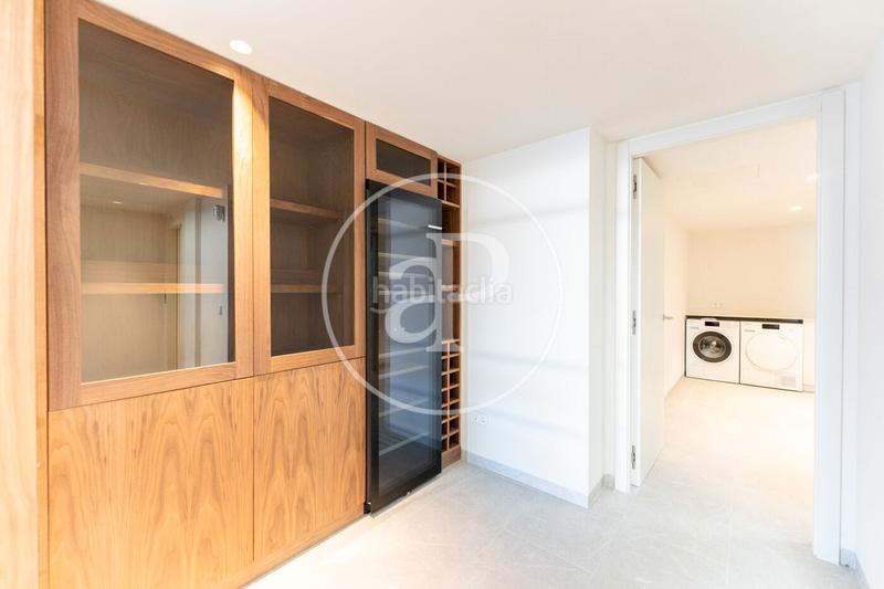 Foto c61207ae-500e-4142-aa31-3152de7e48c1. Casa 419m<sup>2</sup> con riscaldamento parcheggio piscina in Son Gual Palma de Mallorca