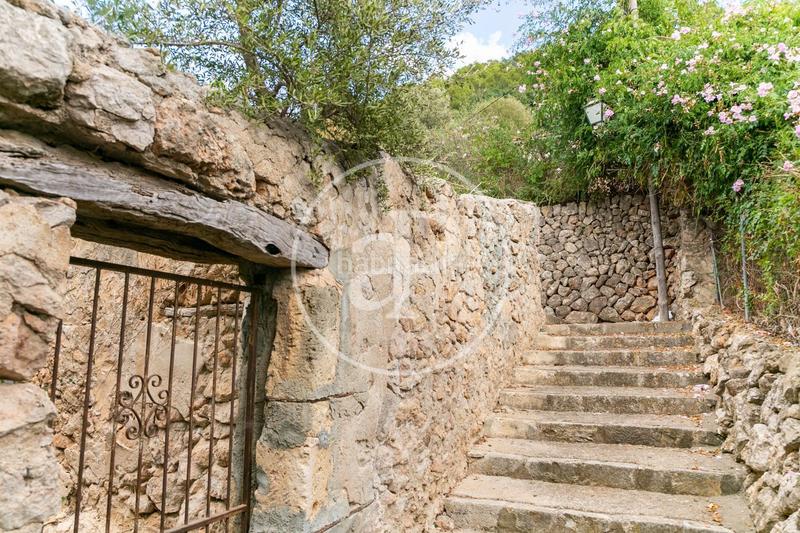 Foto ef68f69a-142b-4a15-af04-c7d491d8d8d1. Terreno residencial en carrer d'orient 36 en Bunyola