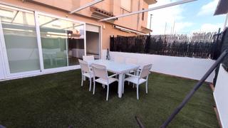 Location Maison jumelée à Núcleo Urbano. Adosado en pobla de vallbona