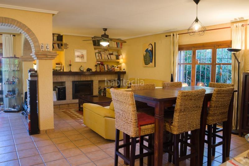 Foto c599631a-b988-419d-ab67-5908b08c73c0. Chalet con camino riscaldamento parcheggio piscina in Paterna