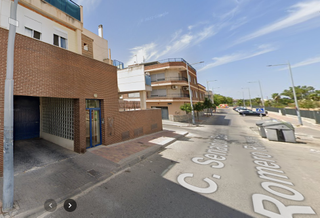 Car parking in Calle Senador Bartolomé Romero Romero 20