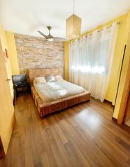 Casa adossada a Guadalupe. Dúplex en planta baja en perfecto estado – 4 habitaciones, 3 bañ