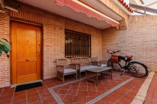 Appartement à Zona Playa de los Locos. Piso de 3 dormitorios en playa de los locos