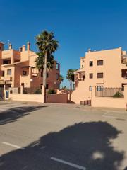 Parking coche en Calle infanta cristina b5. Gran plaza de garaje con trastero