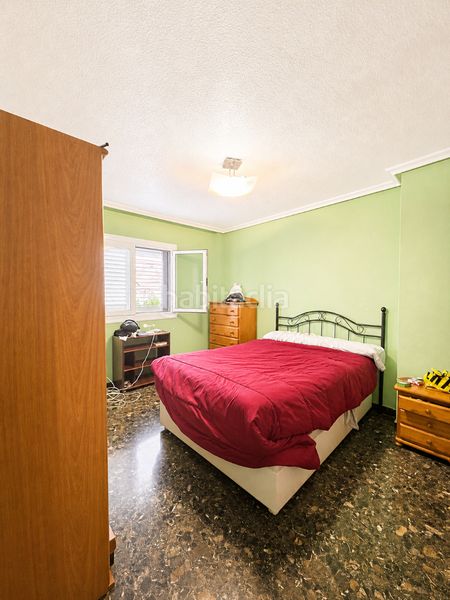 Foto dcbc725e-3e3d-4625-926a-926456e8f262. Casa amb xemeneia aparcament a Alcantarilla