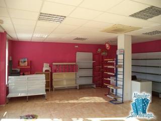 Lloguer Local Comercial a Montesol - Mejostilla. Se alquila o se vende local equipado en cáceres el viejo