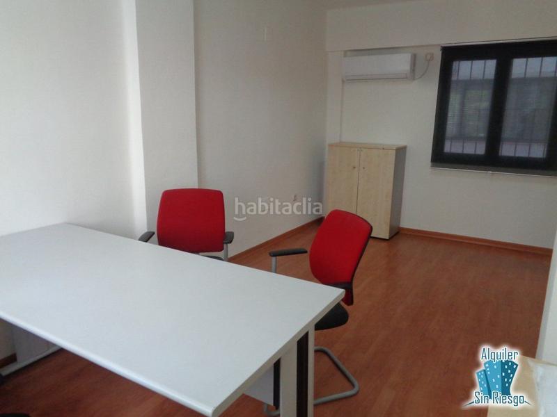 Foto 440f5be7-4dee-429c-9267-8f8620ef0a74. Miete büro in Centro Cáceres
