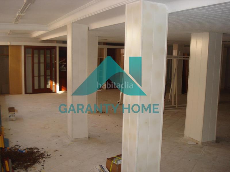 Foto 9e62fb05-f4ae-4133-95f9-d92834f41743. Alquiler local comercial ref. 00007 se alquila local comercial en cruz de los caídos! en Cáceres