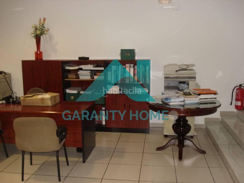 Foto 485f1241-0b1d-475a-9534-dfc10990a216. Alquiler local comercial se alquila local zona fratres en Cáceres