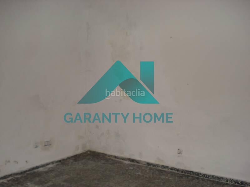 Foto a4a9e6c0-006e-4609-a3e3-a75294d71106. Alquiler local comercial se alquila local zona fratres en Cáceres