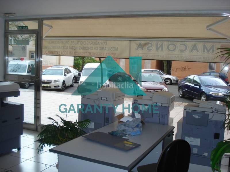 Foto fe7b3d6f-13ff-46e0-9786-111616de83bc. Location local commercial dans Centro Cáceres