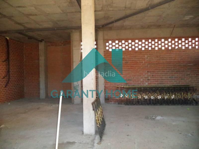 Foto a39f1fa5-2853-43fb-9a1e-e04c1fd8093a. Alquiler local comercial se alquila local comercial en bruto en zona montesol en Cáceres