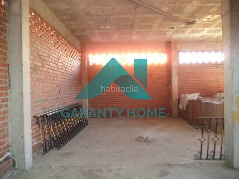 Foto dbf62034-0123-4208-a35f-1d6c784f7f33. Alquiler local comercial se alquila local comercial en bruto en zona montesol en Cáceres