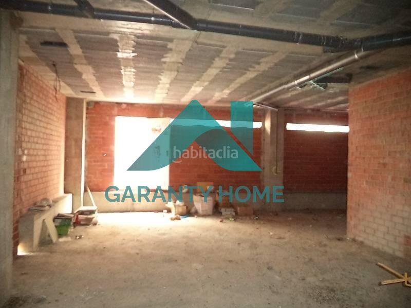 Foto c3148b35-ac36-479d-b0b9-e751b31928e2. Alquiler local comercial se alquila local en zona perú en Cáceres