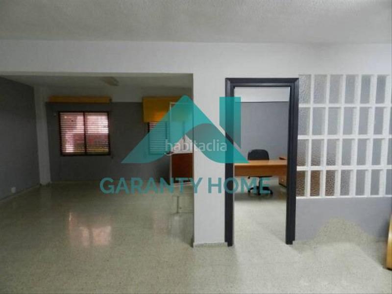 Foto b08b9099-5322-4061-b3b9-cd8da66c75f0. Alquiler oficina se alquila despacho en zona centro en Cáceres