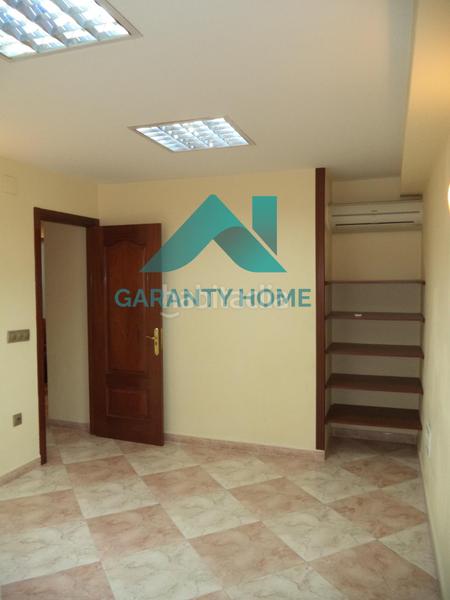 Foto 0b4a4862-95a1-41df-a63d-ef23a96c3ad4. Rent office space with heating in Centro Cáceres