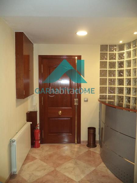 Foto 83040a7e-f0eb-42a5-bd1a-a98e56ebd924. Rent office space with heating in Centro Cáceres