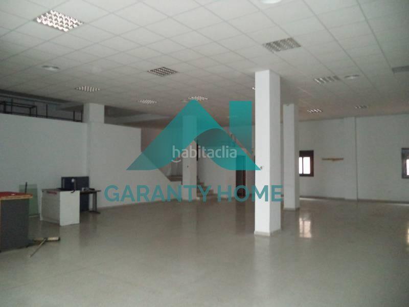 Foto 3d3fe9a4-21bc-4fa5-a55d-d90729e58413. Lloguer local comercial a Centro Cáceres