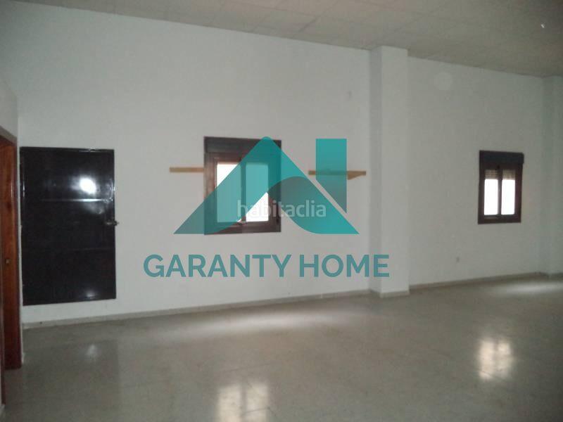 Foto 1081f631-bb59-4060-80f8-a6c12d0fd0da. Rent business premise in Centro Cáceres